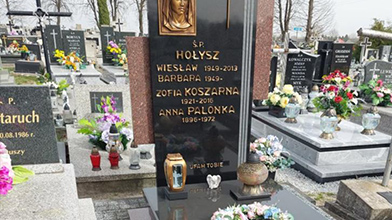 Nagrobek pojedynczy z jasnego kamienia – realizacja Torbiczuk